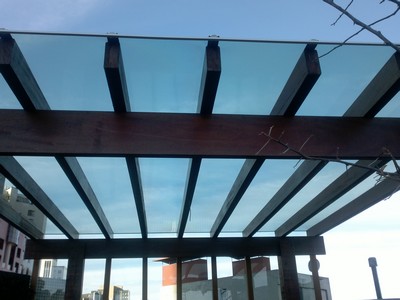 foto de teto de policarbonato transparente